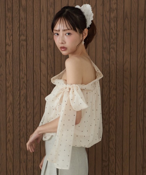 krahe(クレーエ)の「ドット柄ワンショルダーフリルブラウス(シャツ/ブラウス・レディース・ホワイト/ピンク・FREE)」の16枚目の写真