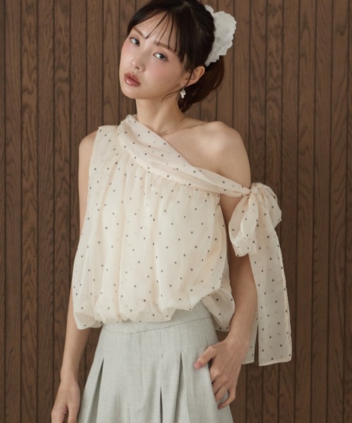 krahe(クレーエ)の「ドット柄ワンショルダーフリルブラウス(シャツ/ブラウス・レディース・ホワイト/ピンク・FREE)」の18枚目の写真