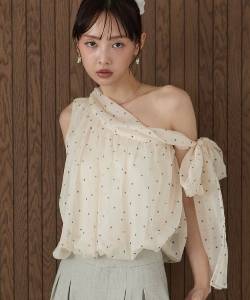 krahe(クレーエ)の「ドット柄ワンショルダーフリルブラウス(シャツ/ブラウス・レディース・ホワイト/ピンク・FREE)」の10枚目の写真