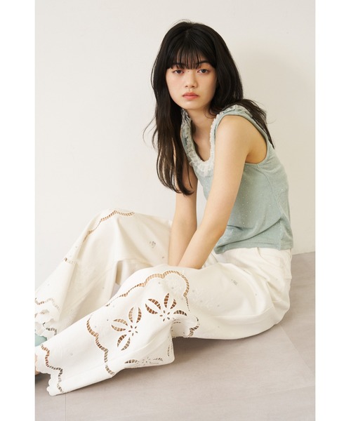 LILY BROWN（リリーブラウン）の「[L.B CANDY STOCK]カットワークビジューデニムパンツ（デニムパンツ・レディース・ホワイト/ブルー・0/1）」の9枚目の写真