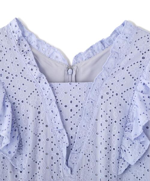 JILL by JILL STUART(ジルバイジルスチュアート)の「カットワークティアードワンピース(ワンピース・レディース・ブルー/ブラック/ホワイト・FREE)」の17枚目の写真