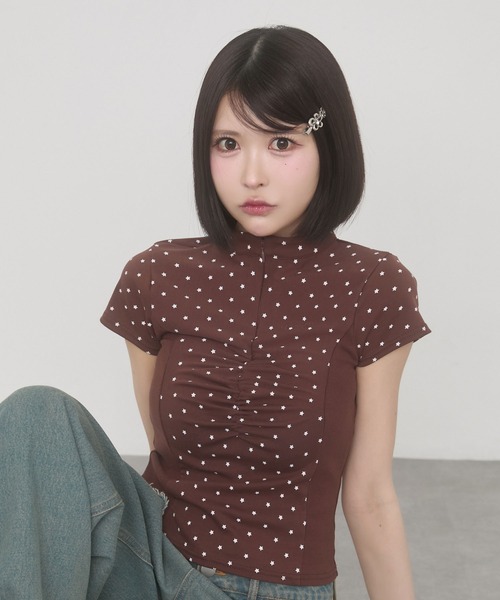 rumnel:(ルムネル)の「星柄フロントジップトップス / Star Print Front Zip Tops(Tシャツ/カットソー・レディース・ブラウン/ブラック・FREE)」の2枚目の写真