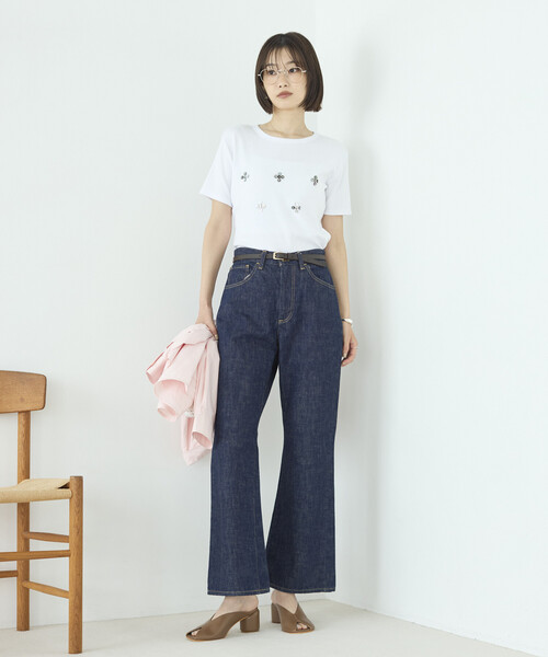 Firsthand(ファーストハンド)の「Firsthand/ファーストハンド シェルボタン フラワーモチーフ コットンモダール Tシャツ(Tシャツ/カットソー・レディース・ブラウン/ホワイト/ブラック/ネイビー・フリー)」の17枚目の写真
