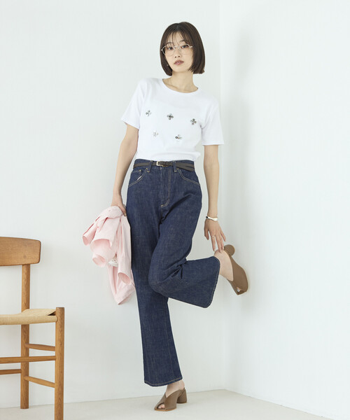 Firsthand(ファーストハンド)の「Firsthand/ファーストハンド シェルボタン フラワーモチーフ コットンモダール Tシャツ(Tシャツ/カットソー・レディース・ブラウン/ホワイト/ブラック/ネイビー・フリー)」の18枚目の写真
