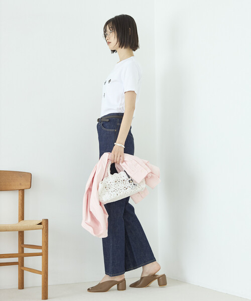 Firsthand(ファーストハンド)の「Firsthand/ファーストハンド シェルボタン フラワーモチーフ コットンモダール Tシャツ(Tシャツ/カットソー・レディース・ブラウン/ホワイト/ブラック/ネイビー・フリー)」の21枚目の写真
