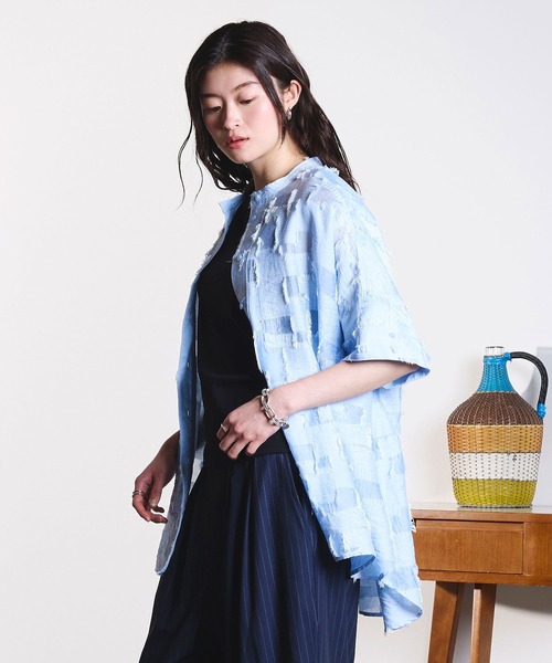 ROSE BUD(ローズバッド)の「(GENE HEAVENS)SHEER DOBBY S/S SHIRT(シャツ/ブラウス・レディース・ブラック/ベージュ/ブルー・ONE SIZE)」の18枚目の写真