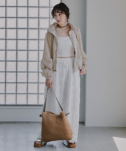 210nouve(トゥージュヌーブ)の「シアー ナイロン スタンド ギャザー ジャケット(ブルゾン・レディース・ブラック/ベージュ/グリーン/ホワイト・FREE)」の9枚目の写真