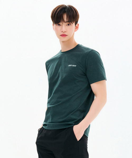 CHASECULT(チェイスカルト)の「共用クールラウンド半袖Tシャツ-FCZU5808E0C(Tシャツ/カットソー・メンズ・ダークグリーン・100/105/110/90/95)」の2枚目の写真
