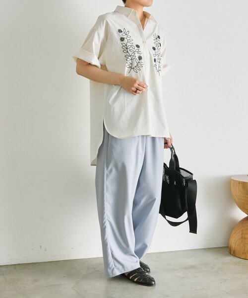 ear PAPILLONNER(イアパピヨネ)の「花柄刺繍半袖シャツ【SUM1 STYLE】(シャツ/ブラウス・レディース・ホワイト/ブラウン・FREE)」の9枚目の写真