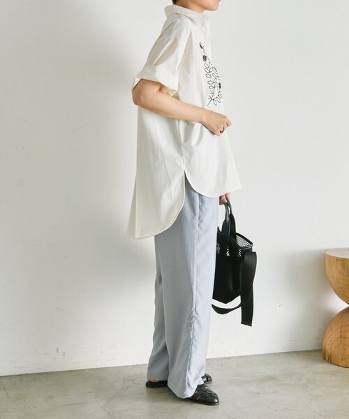 ear PAPILLONNER(イアパピヨネ)の「花柄刺繍半袖シャツ【SUM1 STYLE】(シャツ/ブラウス・レディース・ホワイト/ブラウン・FREE)」の10枚目の写真
