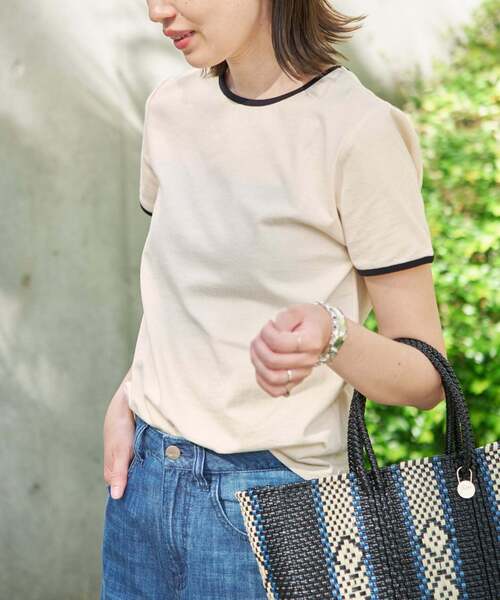 SLOBE IENA(スローブイエナ)の「《シリーズあり/12色展開》1dozen コンパクトリンガーTEE(Tシャツ/カットソー・レディース・スカイブルー/ブラウン/ブラック/レッド/ネイビー/ブラック系その他/サックスブルー/アイボリー/イエロー/ストーン/イエロー系その他/オートミール・FREE)」の6枚目の写真