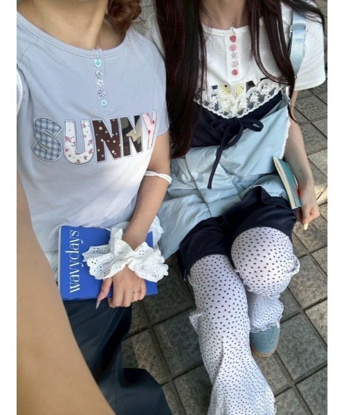 WC(ダブル シー)の「アソートボタンパッチワークロゴTシャツ(Tシャツ/カットソー・レディース・ホワイト/ブラウン/サックスブルー・FREE)」の19枚目の写真