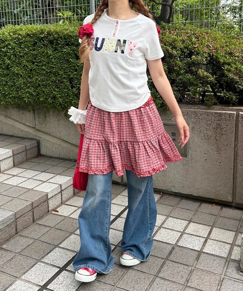 WC(ダブル シー)の「アソートボタンパッチワークロゴTシャツ(Tシャツ/カットソー・レディース・ホワイト/ブラウン/サックスブルー・FREE)」の6枚目の写真