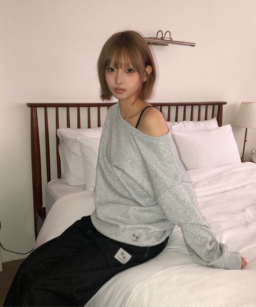 COIRIS（コイリス）の「ラフィワンショルダースウェット（3カラー）（スウェット・レディース・ブラック/グレー/チャコール・1）」の17枚目の写真