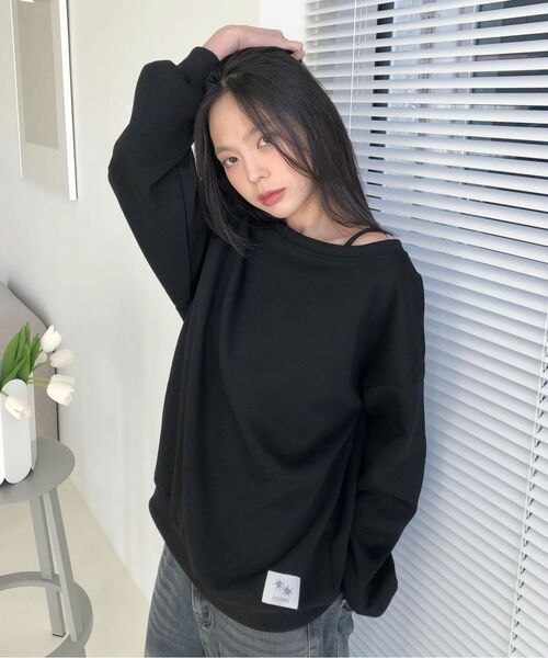 COIRIS（コイリス）の「ラフィワンショルダースウェット（3カラー）（スウェット・レディース・ブラック/グレー/チャコール・1）」の19枚目の写真