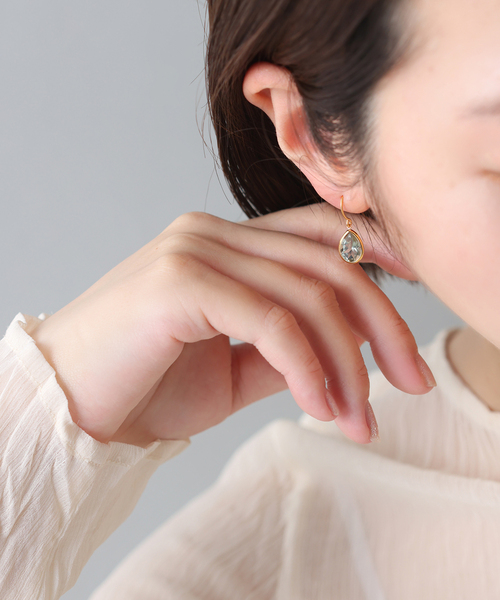 Lilas(リラ)の「《WEB限定》【SAMH by LILAS】グリーンアメジストピアス SVK18GP(両耳)(ピアス(両耳用)・レディース・ゴールド・FREE)」の2枚目の写真