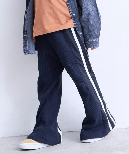 MARKEY'S（マーキーズ）の「ワッフルサテンフレアーパンツ（その他パンツ・キッズ・ブラウン/ブラック/ワインレッド・100/90/140/130/120/150/110）」の2枚目の写真