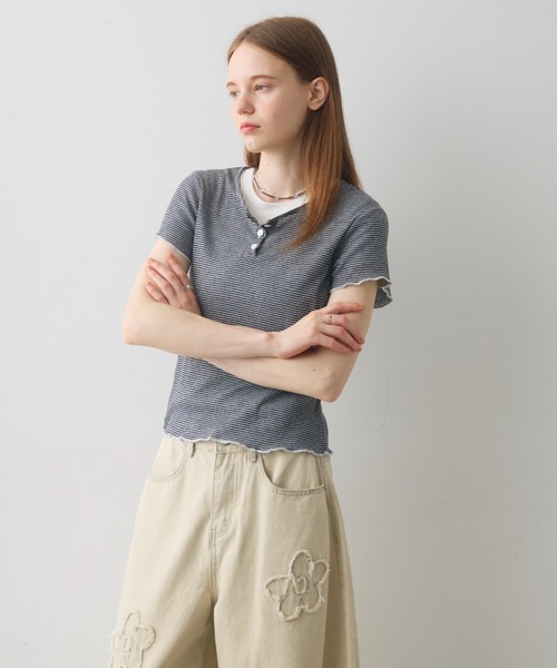 Crisp(クリスプ)の「henley neck border T / ヘンリーネックボーダーT(Tシャツ/カットソー・レディース・グレー/ブラック・FREE)」の3枚目の写真