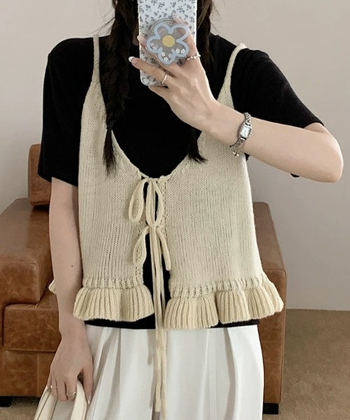DAY CLOSET(デイ クローゼット)の「【前後2WAY/重ね着映え】リボンペプラムフリルニットビスチェ レディース(その他トップス・レディース・グレー/レッド/アイボリー/ブラック・FREE)」の5枚目の写真