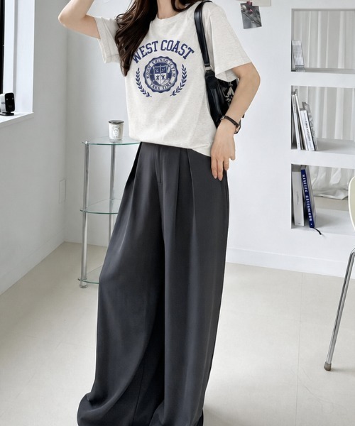 sowme.(ソウミー)の「WEST COAST カレッジロゴ プリント ベーシック Tシャツ(Tシャツ/カットソー・レディース・オートミール/ベージュ系その他・SMALL/MEDIUM/LARGE)」の6枚目の写真