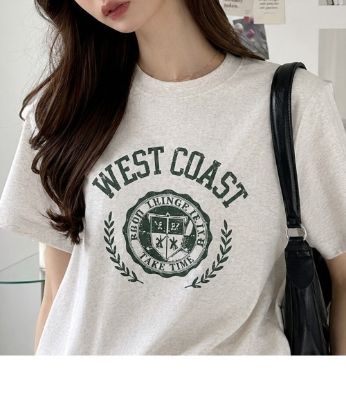 sowme.(ソウミー)の「WEST COAST カレッジロゴ プリント ベーシック Tシャツ(Tシャツ/カットソー・レディース・オートミール/ベージュ系その他・SMALL/MEDIUM/LARGE)」の10枚目の写真
