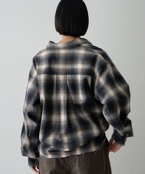 Whim Gazette(ウィムガゼット)の「2wayシャギーチェックシャツ(シャツ/ブラウス・レディース・ブラウン/グレー・FREE)」の18枚目の写真