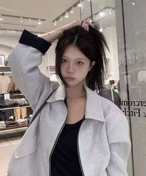 Teem Store(チームストア)の「【リバーシブル】襟裏ストライプ切り替え ジップアップルーズブルゾン(ブルゾン・レディース・ネイビー・M)」の9枚目の写真
