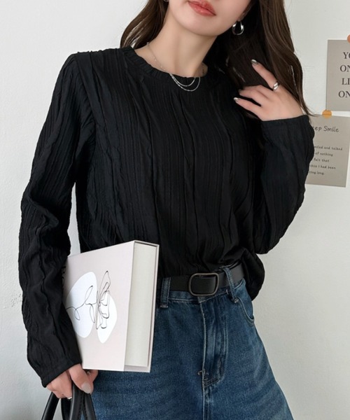 Eclat one(エクラワン)の「【Eclat one】楊柳 クルーネック ロングスリーブ ブラウス(シャツ/ブラウス・レディース・ベージュ/ブラック/ブラウン/アイボリー・FREE)」の3枚目の写真