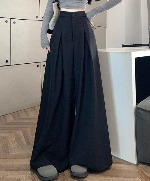 Flugge(フラッジー)の「フロントタックワイドフレアパンツ(その他パンツ・レディース・ブラック/グレー・LARGE/MEDIUM)」の5枚目の写真