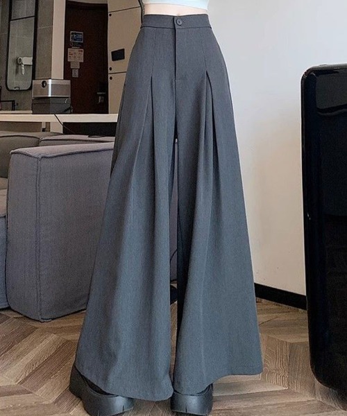 Flugge(フラッジー)の「フロントタックワイドフレアパンツ(その他パンツ・レディース・ブラック/グレー・LARGE/MEDIUM)」の8枚目の写真