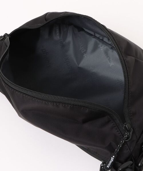 +phenix(プラスフェニックス)の「【+phenix/プラスフェニックス】EXPAND BODY BAG 5+(ボディバッグ/ウエストポーチ・メンズ・グレー/ブラック・FREE)」の4枚目の写真