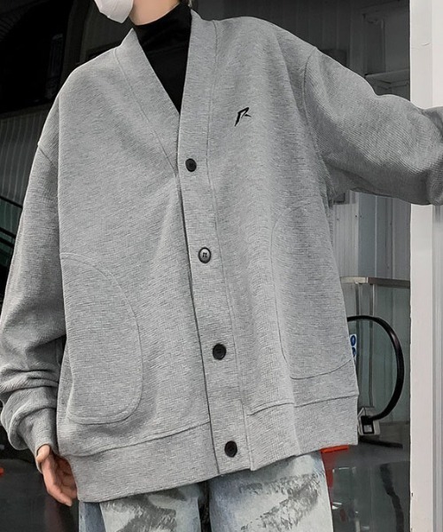 DOUBLE STEAL(ダブルスティール)の「DSワンポイント刺繍Vネックカーディガン(カーディガン/ボレロ・メンズ・グレー・X-LARGE/LARGE/MEDIUM)」の1枚目の写真