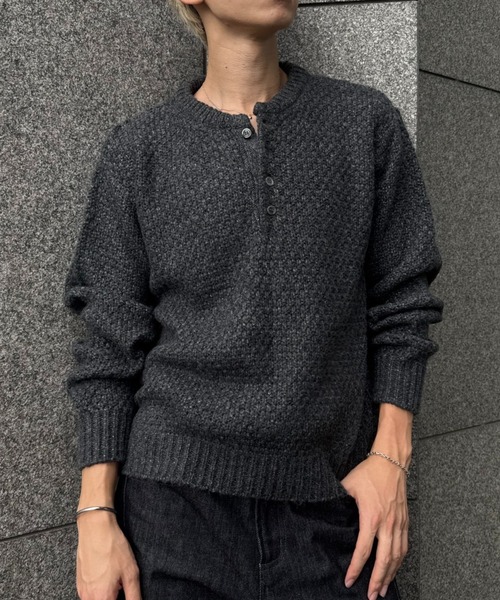 Adoon plain(アドーンプレーン)の「Heavy Pique Henry Neck Knit / 鬼鹿の子ヘンリーネックニット(ニット/セーター・メンズ・ブラウン/チャコールグレー/アイボリー/ボルドー/カーキ・SMALL/MEDIUM/LARGE)」の1枚目の写真