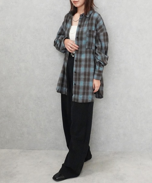 SELECT LEVERY(セレクトリベリー)の「先染めチェック柄オーバービッグシャツ(シャツ/ブラウス・レディース・ブラック/ブラウン/ブルー・MEDIUM)」の9枚目の写真