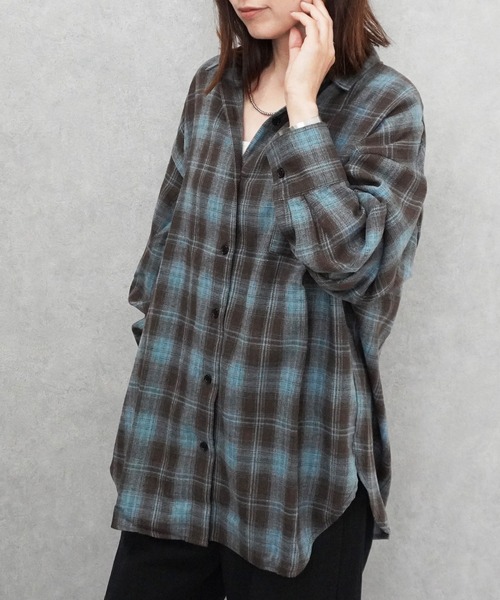 SELECT LEVERY(セレクトリベリー)の「先染めチェック柄オーバービッグシャツ(シャツ/ブラウス・レディース・ブラック/ブラウン/ブルー・MEDIUM)」の10枚目の写真