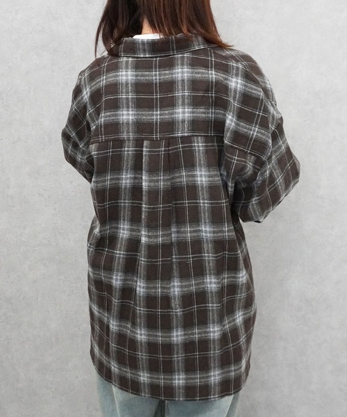 SELECT LEVERY(セレクトリベリー)の「先染めチェック柄オーバービッグシャツ(シャツ/ブラウス・レディース・ブラック/ブラウン/ブルー・MEDIUM)」の18枚目の写真