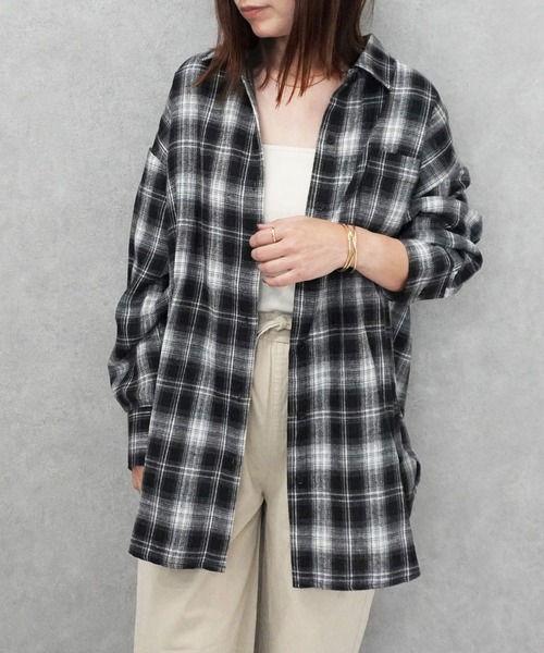 SELECT LEVERY(セレクトリベリー)の「先染めチェック柄オーバービッグシャツ(シャツ/ブラウス・レディース・ブラック/ブラウン/ブルー・MEDIUM)」の19枚目の写真