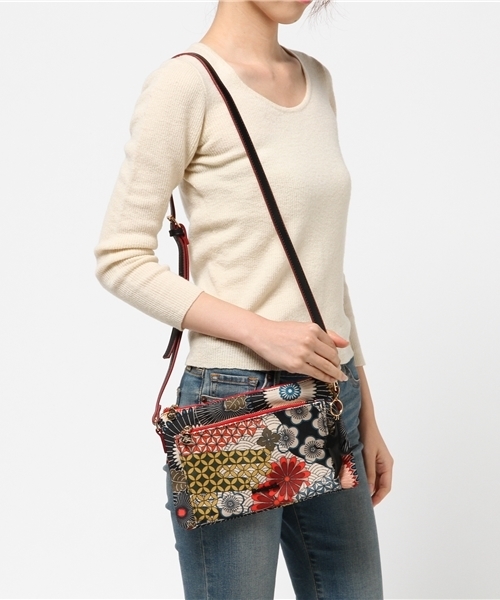 Desigual（デシグアル）の「「Desigual/デシグアル」バッグ（ショルダーバッグ・レディース・ブラック系その他・ONE SIZE）」の11枚目の写真