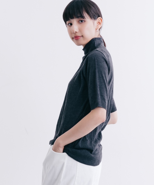 MERLOT（メルロー）の「半袖ハイネックプルオーバー4279（ニット/セーター・レディース・チャコールグレー/アイボリー/ブルー/ベージュ/ワイン/ブラック/カーキ・FREE）」の4枚目の写真