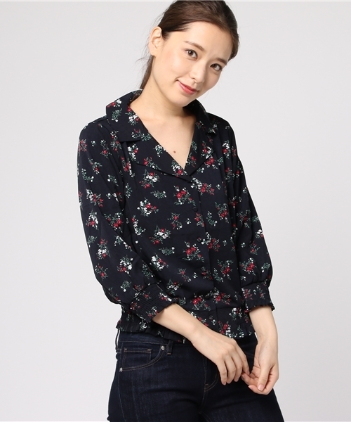 RAY CASSIN（レイカズン）の「９分袖花柄開襟シャツ（シャツ/ブラウス・レディース・ネイビー/オフホワイト・FREE）」の2枚目の写真