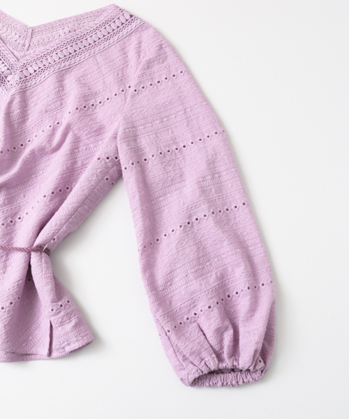 URBAN RESEARCH（アーバンリサーチ）の「幾何レースロングスリーブブラウス（シャツ/ブラウス・レディース・パープル系その他/ブラック/オフホワイト/イエロー系その他・FREE）」の21枚目の写真