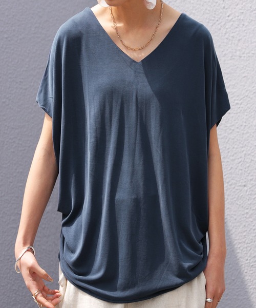 antiqua(アンティカ)の「脇タックカットソートップス(Tシャツ/カットソー・レディース・ブラック/オフホワイト/ネイビー/ブラウン系その他2/イエロー系その他/ブラウン系その他/ベージュ系その他・FREE)」の1枚目の写真