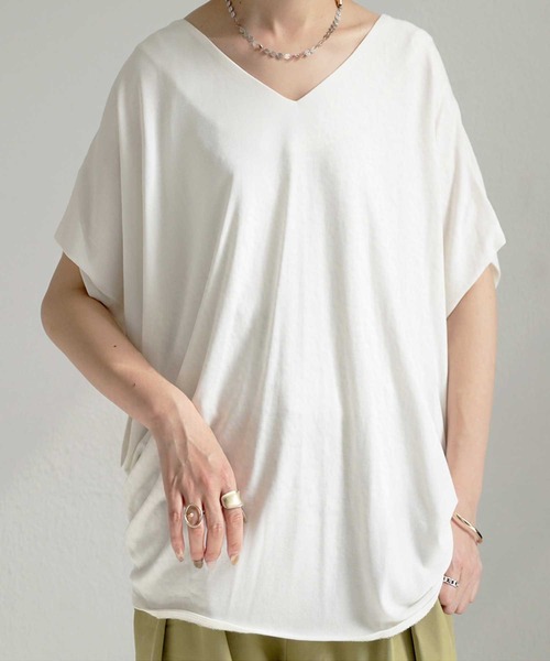 antiqua(アンティカ)の「脇タックカットソートップス(Tシャツ/カットソー・レディース・ブラック/オフホワイト/ネイビー/ブラウン系その他2/イエロー系その他/ブラウン系その他/ベージュ系その他・FREE)」の2枚目の写真