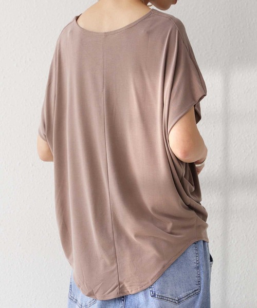 antiqua(アンティカ)の「脇タックカットソートップス(Tシャツ/カットソー・レディース・ブラック/オフホワイト/ネイビー/ブラウン系その他2/イエロー系その他/ブラウン系その他/ベージュ系その他・FREE)」の16枚目の写真