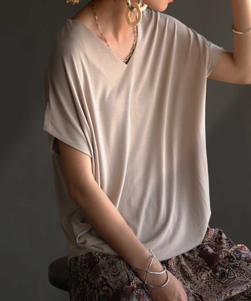 antiqua(アンティカ)の「脇タックカットソートップス(Tシャツ/カットソー・レディース・ブラック/オフホワイト/ネイビー/ブラウン系その他2/イエロー系その他/ブラウン系その他/ベージュ系その他・FREE)」の17枚目の写真