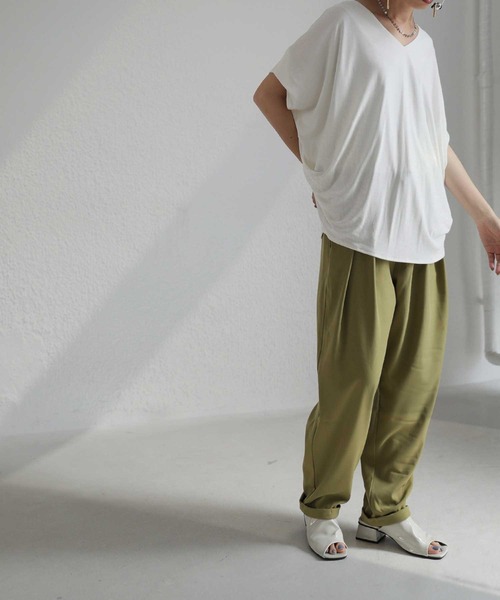 antiqua(アンティカ)の「脇タックカットソートップス(Tシャツ/カットソー・レディース・ブラック/オフホワイト/ネイビー/ブラウン系その他2/イエロー系その他/ブラウン系その他/ベージュ系その他・FREE)」の8枚目の写真