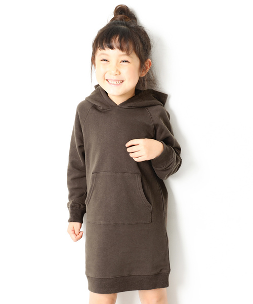 devirock（デビロック）の「無地スウェット長袖パーカーワンピース（ワンピース・キッズ・ネイビー/カーキ/モカ/杢グレー/スモークピンク/グリーン系その他/ブラック/ラベンダー/パープル系その他・120cm/140cm/160cm/100cm/150cm/130cm/110cm）」の3枚目の写真