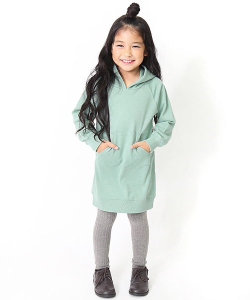 devirock（デビロック）の「無地スウェット長袖パーカーワンピース（ワンピース・キッズ・ネイビー/カーキ/モカ/杢グレー/スモークピンク/グリーン系その他/ブラック/ラベンダー/パープル系その他・120cm/140cm/160cm/100cm/150cm/130cm/110cm）」の15枚目の写真