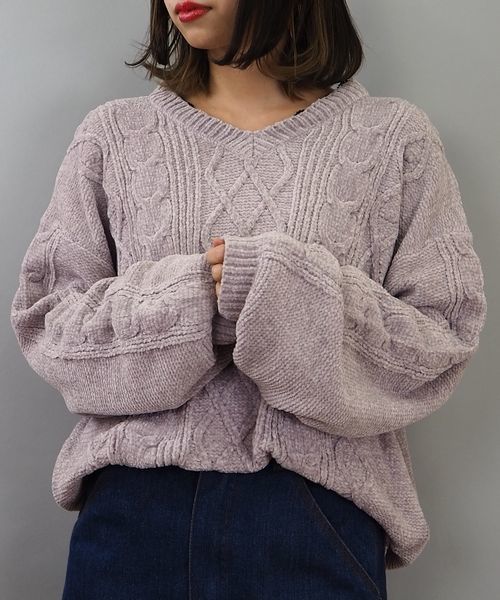 tiptop（ティップトップ）の「モールケーブル編みVネックニットプルオーバー（ニット/セーター・レディース・オフホワイト/グリーン/サックスブルー/ラベンダー/マスタード/ピンク/スモークピンク・FREE）」の5枚目の写真