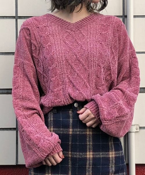 tiptop（ティップトップ）の「モールケーブル編みVネックニットプルオーバー（ニット/セーター・レディース・オフホワイト/グリーン/サックスブルー/ラベンダー/マスタード/ピンク/スモークピンク・FREE）」の7枚目の写真